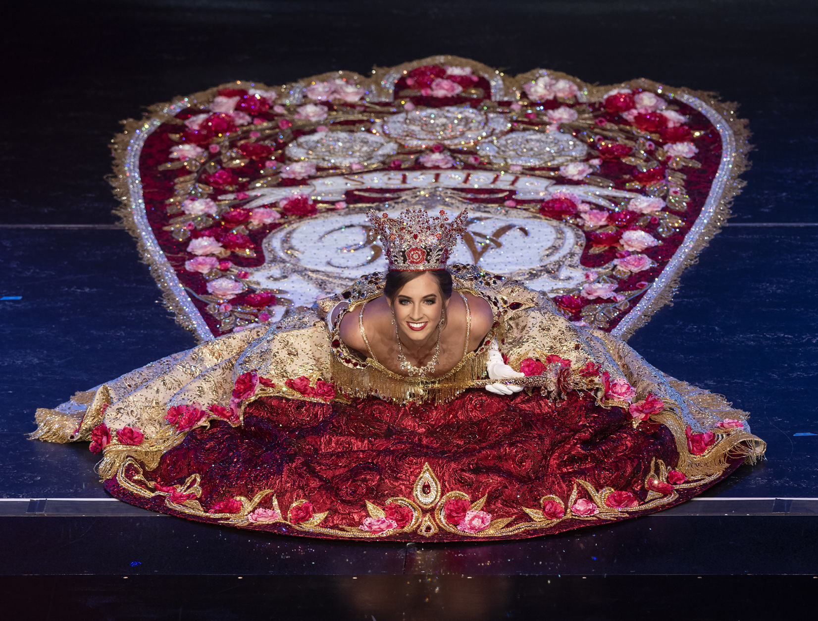 20181019_Rose_Coronation_Sarah_02web.jpg